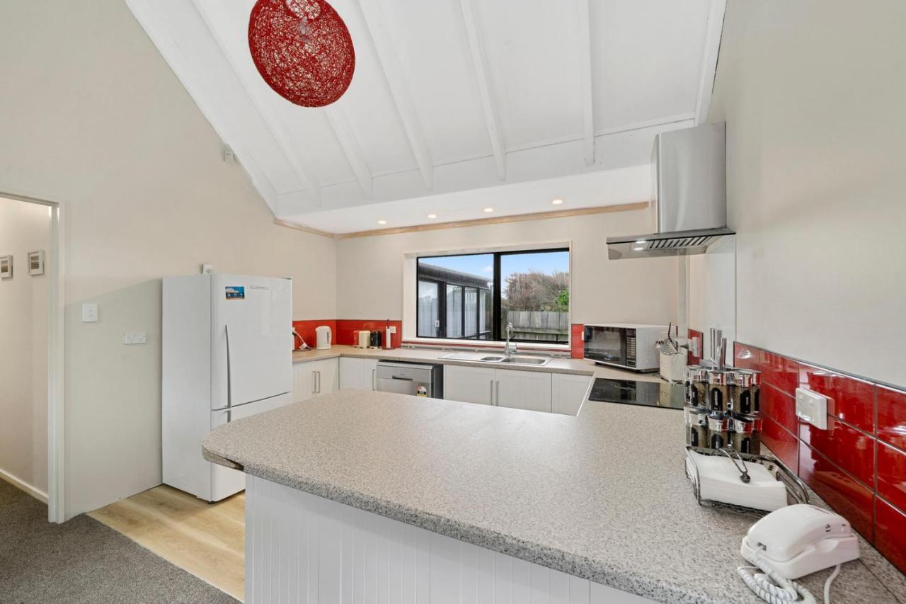 Wharerata - Otaki Beach Holiday Home Zewnętrze zdjęcie